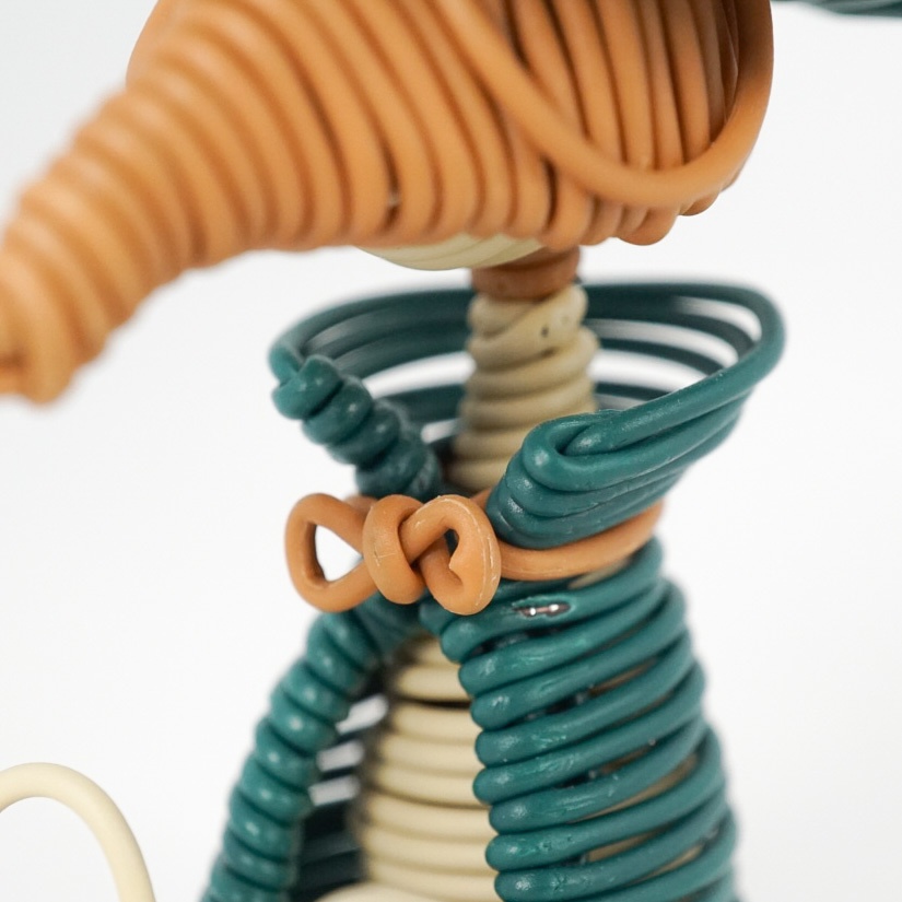 おすわりペストマスクちゃん(モスグリーン)