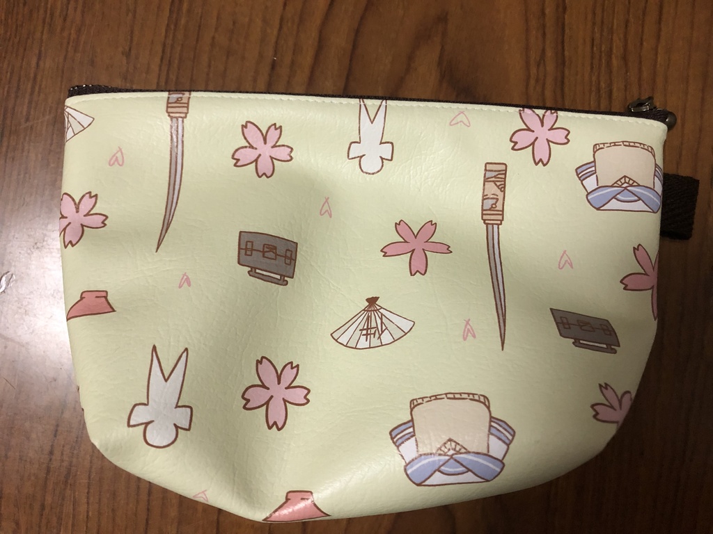 ぬら孫モチーフ 合皮三角ポーチ