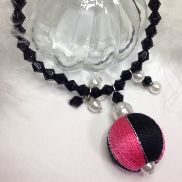 夜会ブレスレット 黒ビーズ(ピンク×黒)