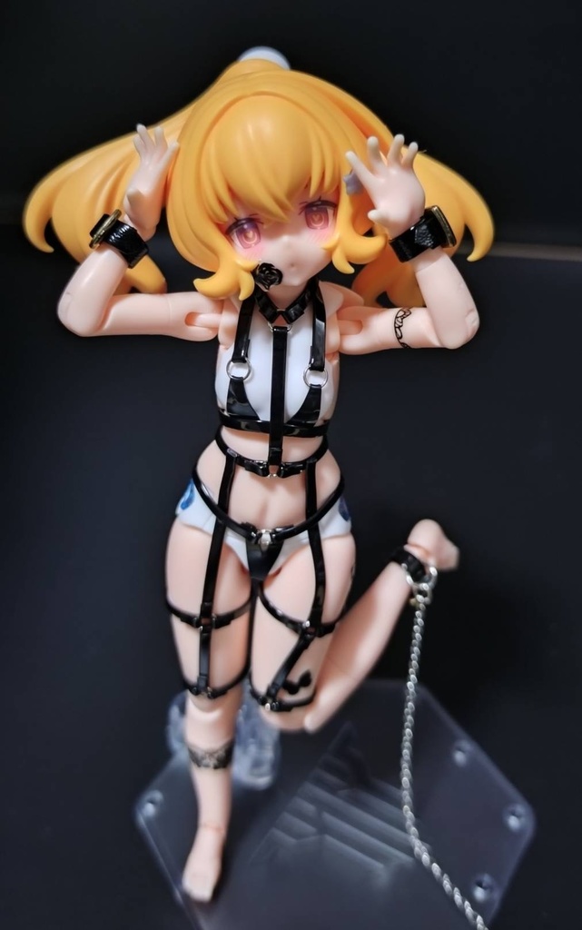 エナメルビキニ 全身ハーネス