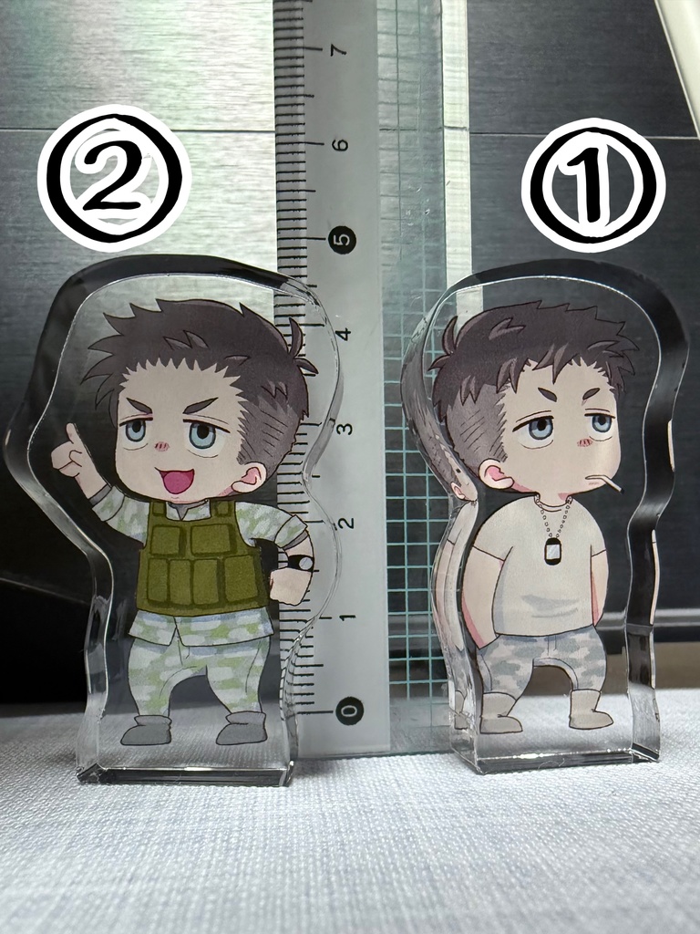 アクリルフィギュア