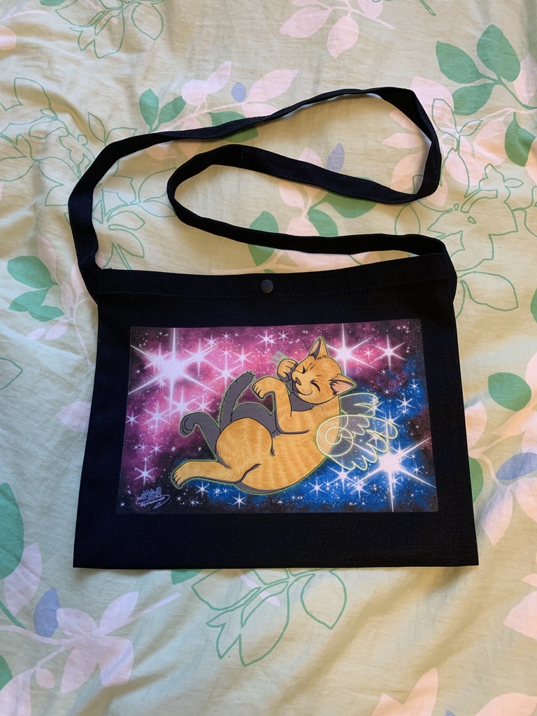 なぜか宇宙ネコ!サコッシュ