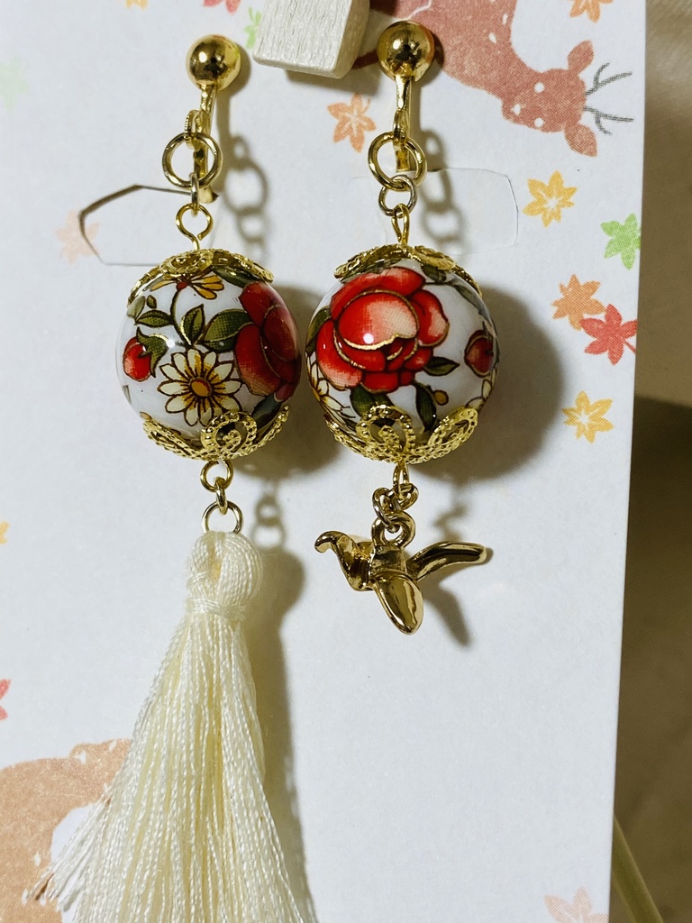 鶴見中尉イメージイヤリング(白赤)