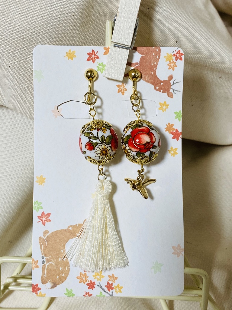 鶴見中尉イメージイヤリング（白赤）