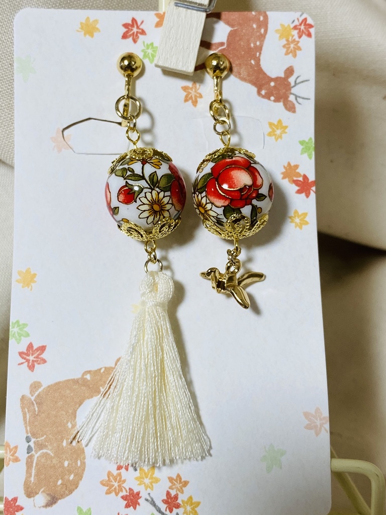 鶴見中尉イメージイヤリング(白赤)