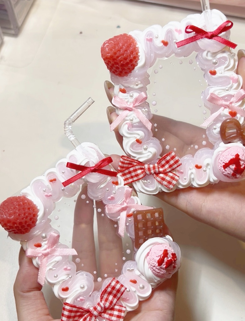 【受注生産】いちごみるくフロート🍓🍼B8・B7