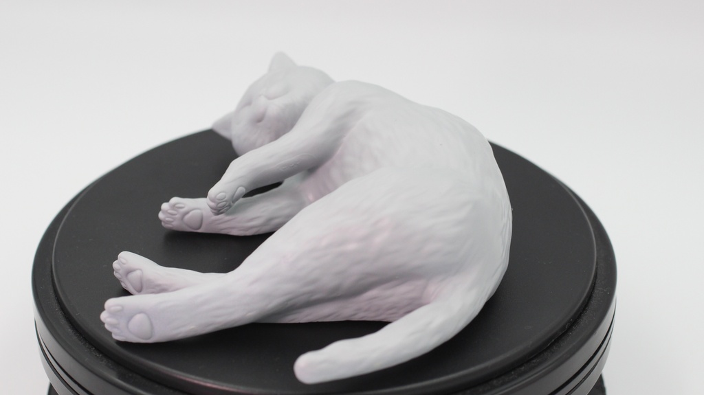 横たわり猫フィギュア大 (未塗装‐サフ済)
