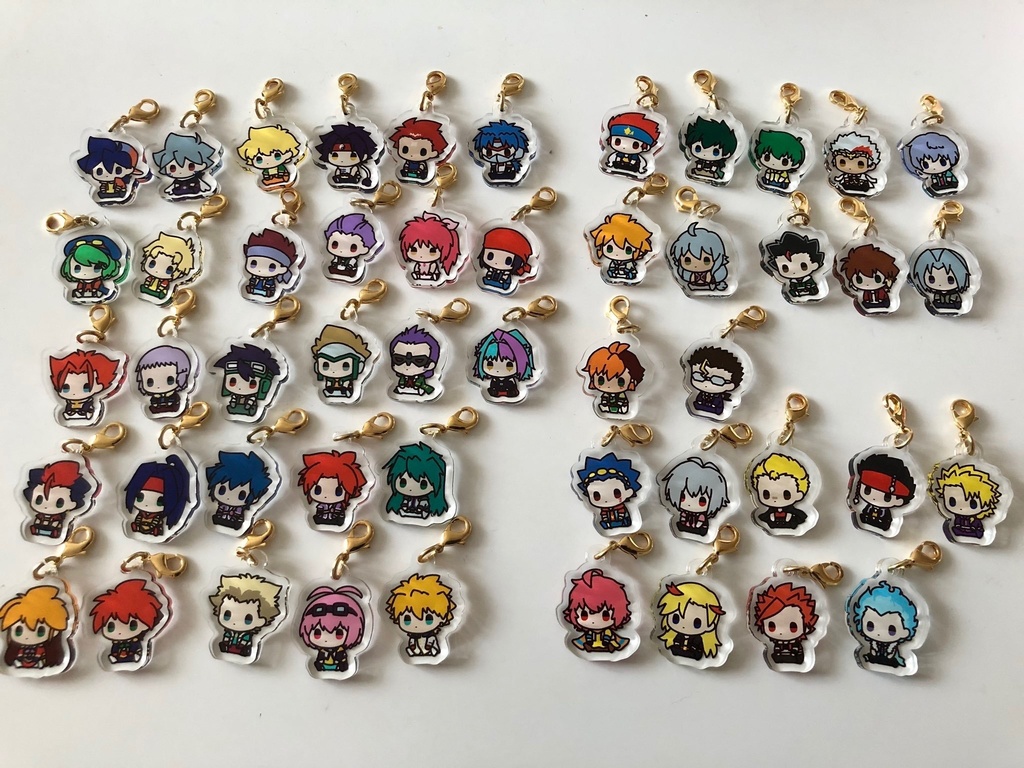 ベイシリーズ猫背アクリルチャーム