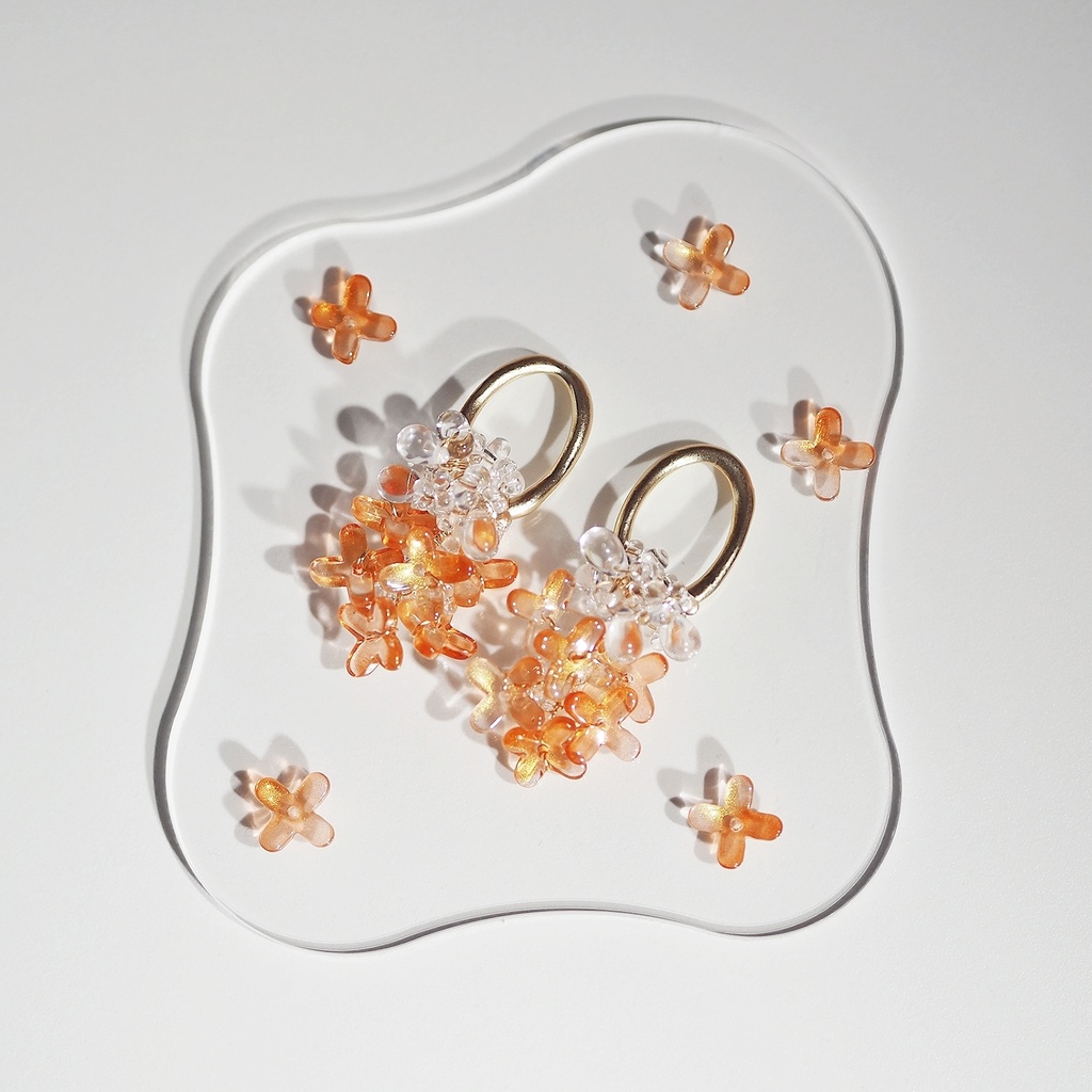 ※受注生産※ 金木犀と朝露【イヤリング変更可】