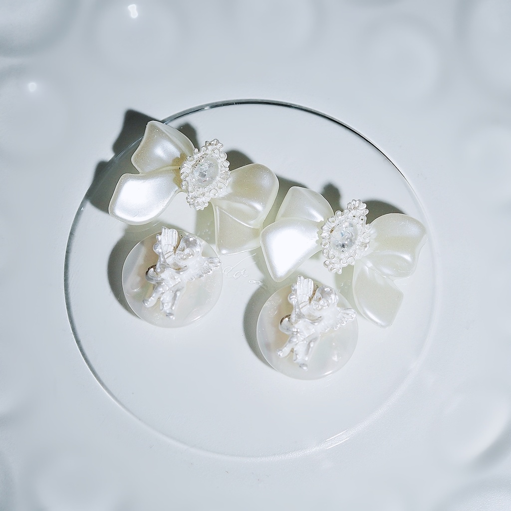 white angel × ribbon pierce【イヤリング変更可】