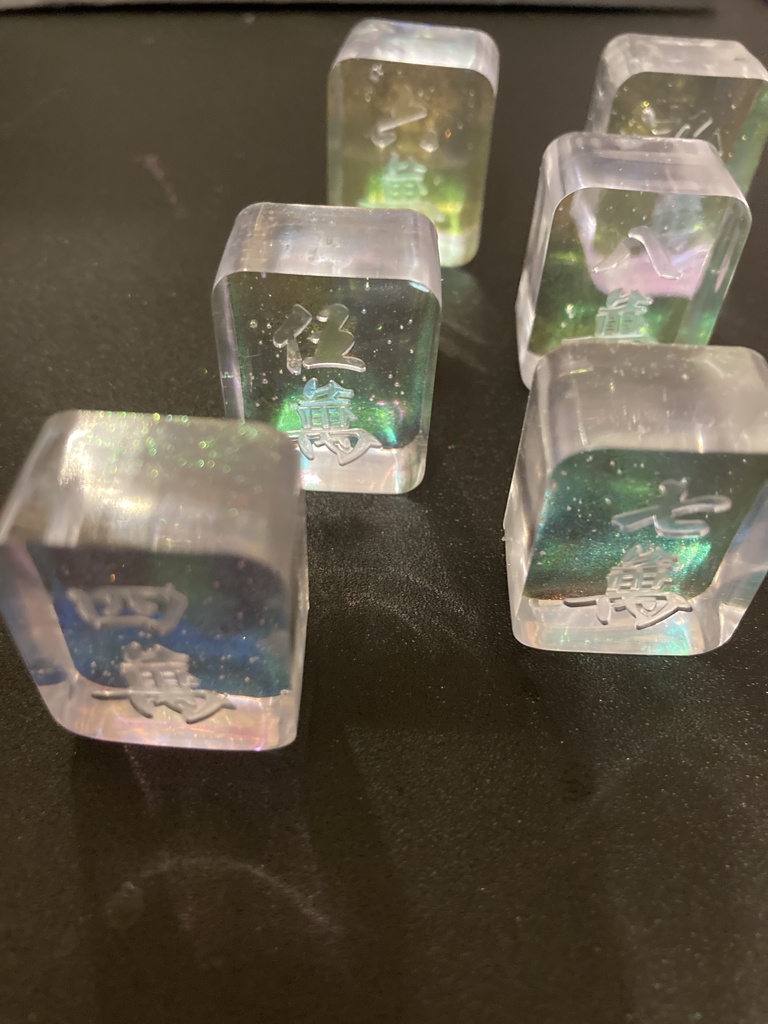 光る!麻雀牌キーホルダー(筒子・ガンメタ)