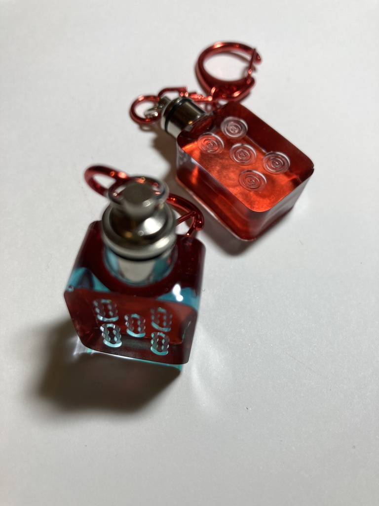 光る!麻雀牌キーホルダー(赤)