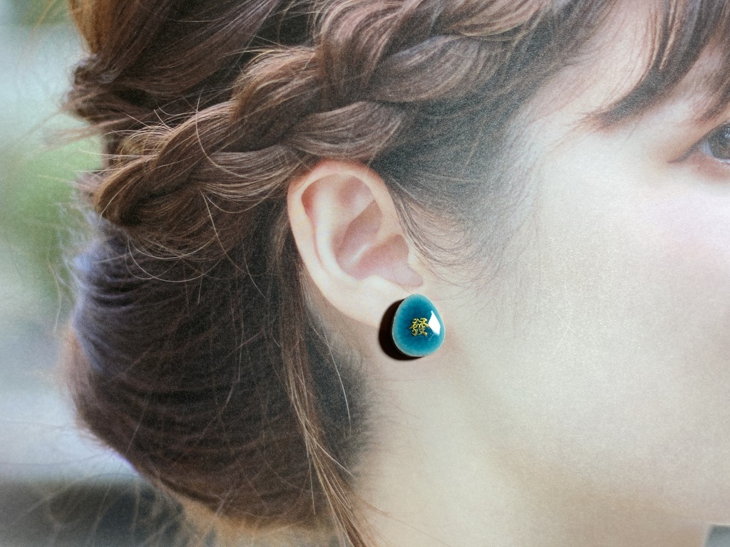 麻雀タイルピアス(青緑)