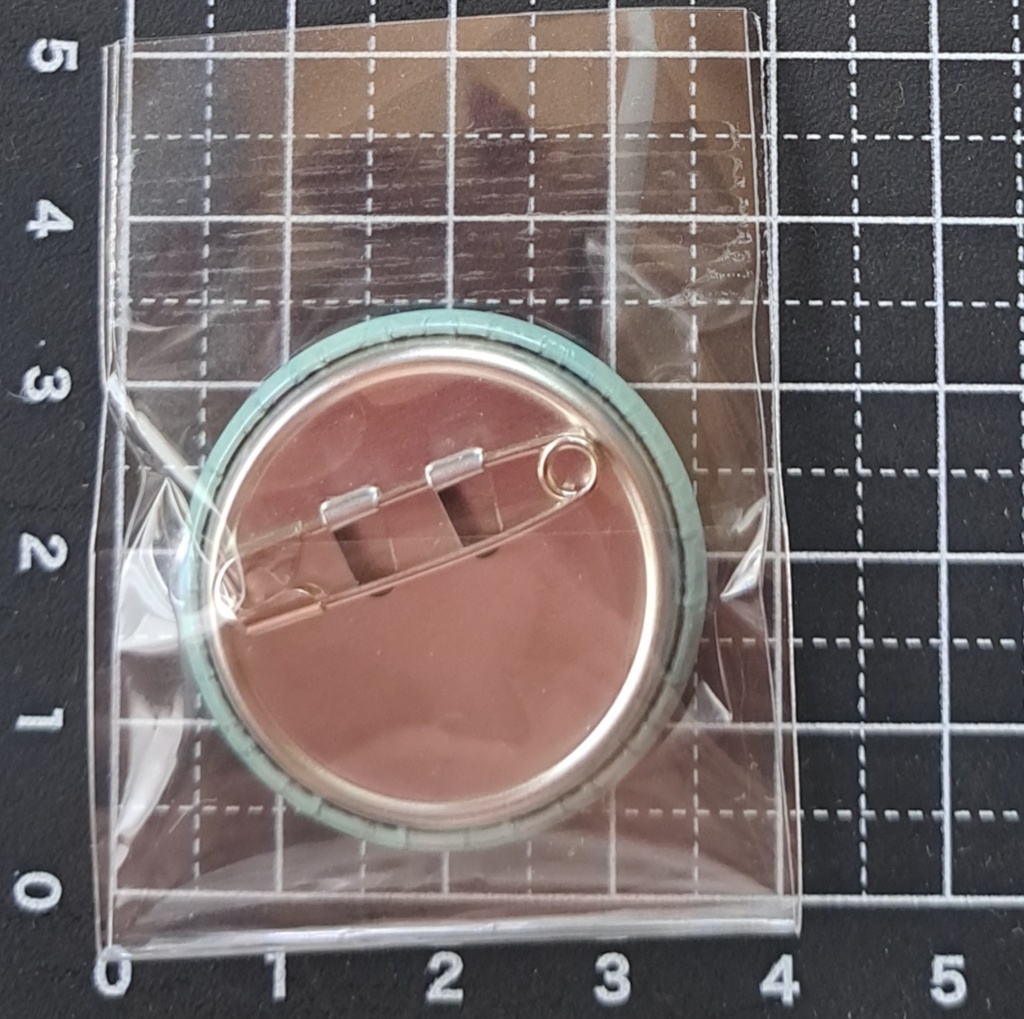 トトの缶バッジA