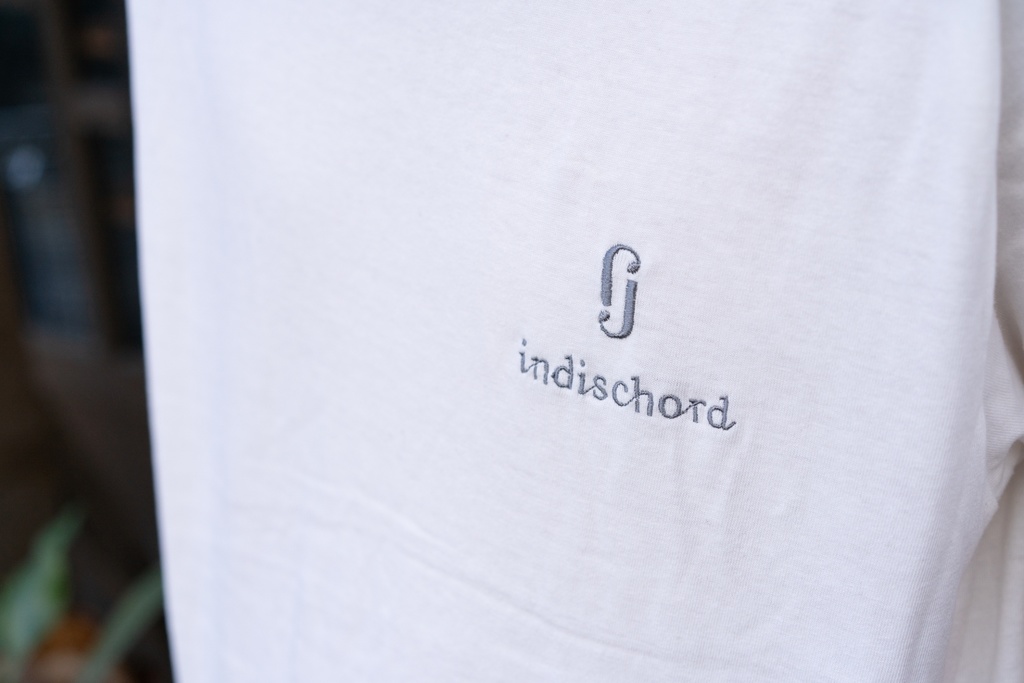 刺繍 logo t-shirt