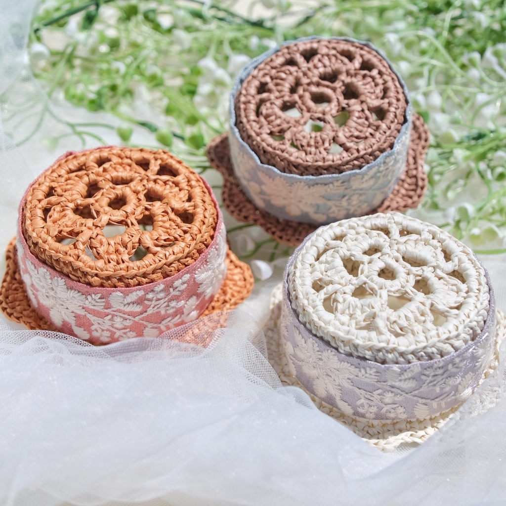 花模様のカンカン帽(刺繍リボン)