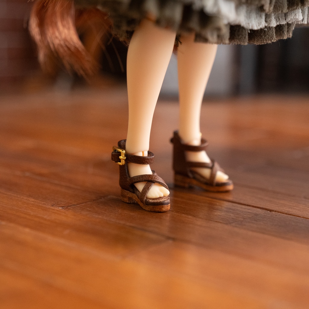 ストラップサンダル