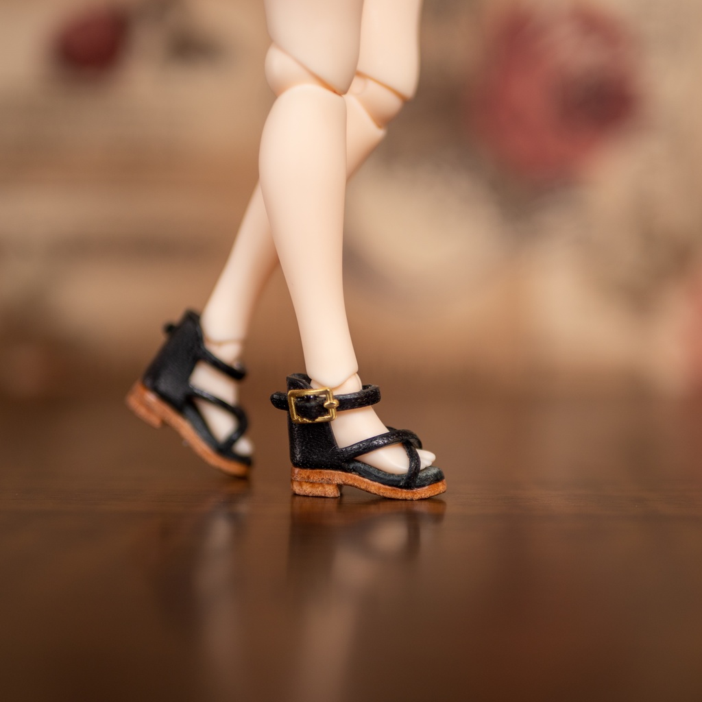 ストラップサンダル