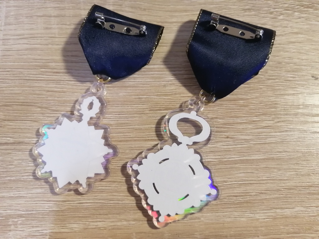 【COMITIA153】勲章風アクリルピンバッジ