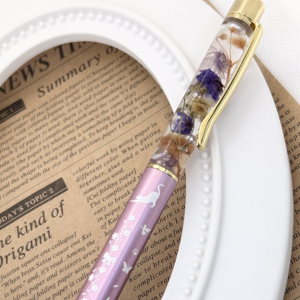猫柄ハーバリウムボールペン 本体薄ピンク×ピンクハンドメイド ドライフラワー 文房具 筆記用具 プレゼント 推し活 推しカラー