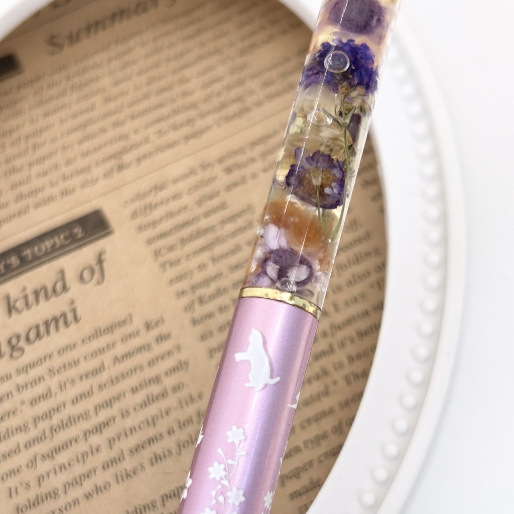 猫柄ハーバリウムボールペン 本体薄ピンク×ピンクハンドメイド ドライフラワー 文房具 筆記用具 プレゼント 推し活 推しカラー
