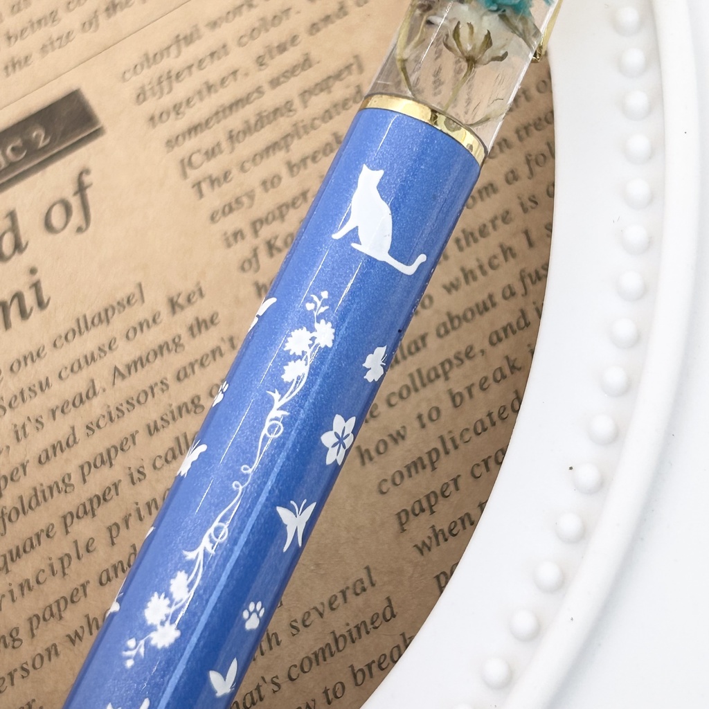 猫柄ハーバリウムボールペン 本体青×青ハンドメイド ドライフラワー 文房具 筆記用具 プレゼント 推し活 推しカラー