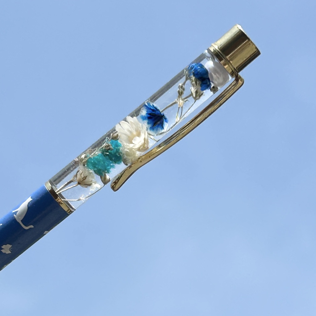 猫柄ハーバリウムボールペン 本体青×青ハンドメイド ドライフラワー 文房具 筆記用具 プレゼント 推し活 推しカラー