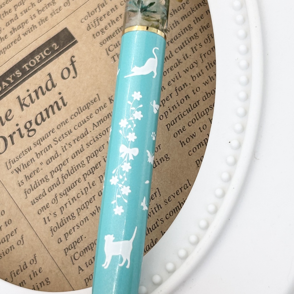 猫柄ハーバリウムボールペン 本体水色×青ハンドメイド ドライフラワー 文房具 筆記用具 プレゼント 推し活 推しカラー