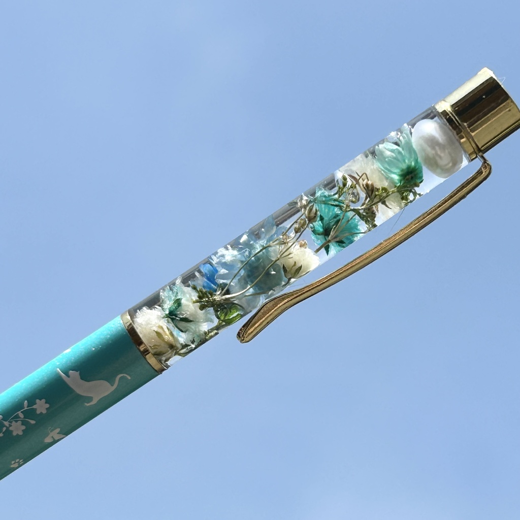 猫柄ハーバリウムボールペン 本体水色×青ハンドメイド ドライフラワー 文房具 筆記用具 プレゼント 推し活 推しカラー
