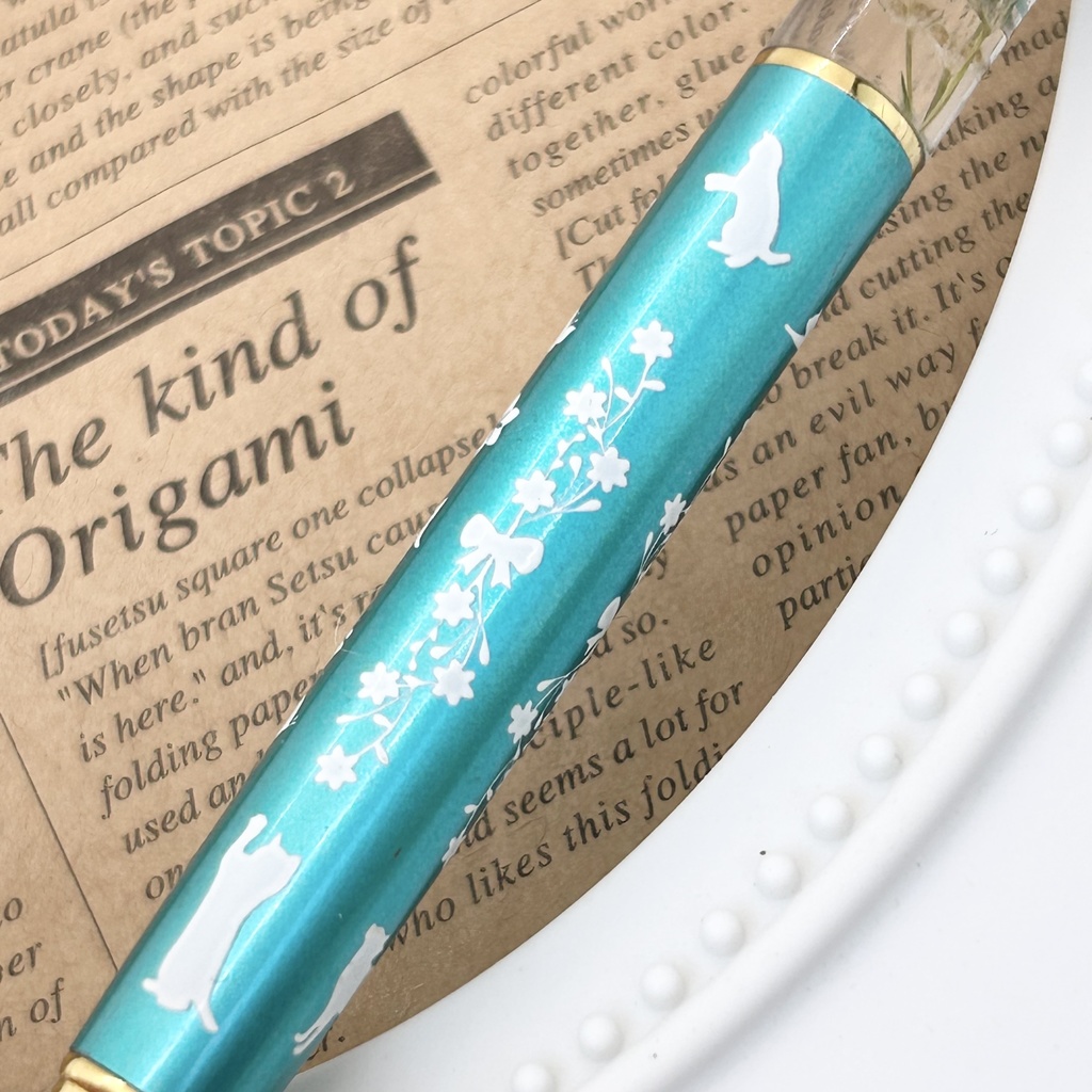 猫柄ハーバリウムボールペン 本体メタリックシアン×青ハンドメイド ドライフラワー 文房具 筆記用具 プレゼント 推し活 推しカラー