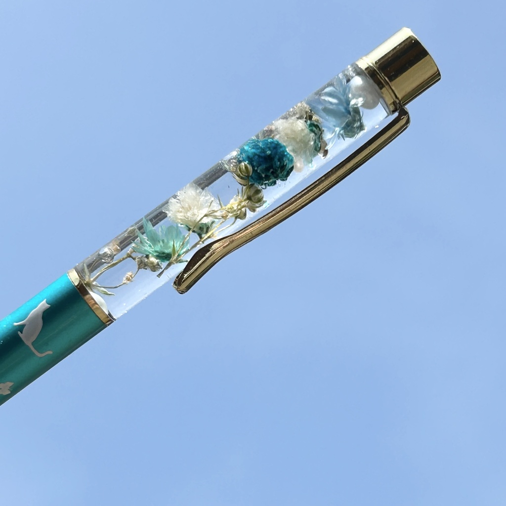 猫柄ハーバリウムボールペン 本体メタリックシアン×青ハンドメイド ドライフラワー 文房具 筆記用具 プレゼント 推し活 推しカラー