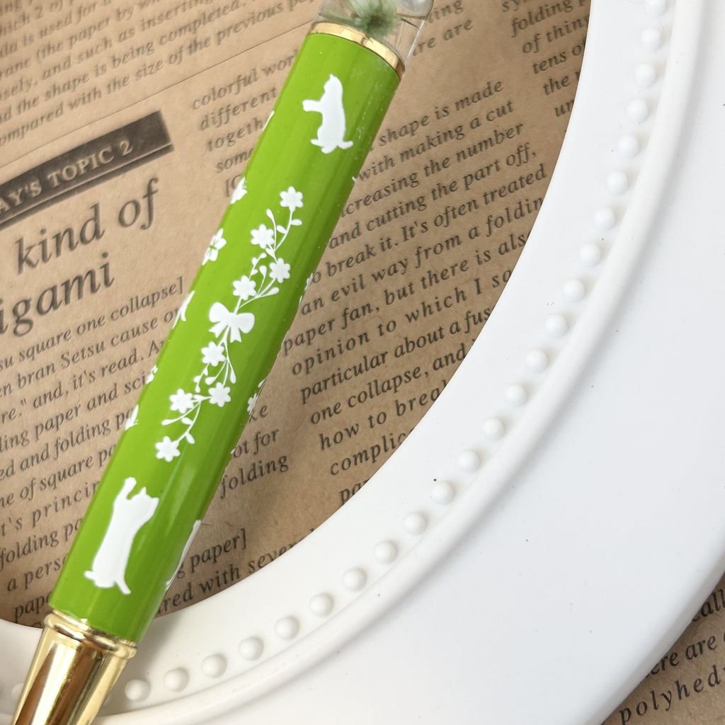 猫柄ハーバリウムボールペン 本体黄緑×緑ハンドメイド ドライフラワー 文房具 筆記用具 プレゼント 推し活 推しカラー