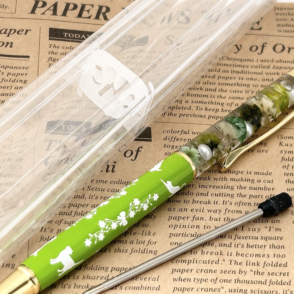 猫柄ハーバリウムボールペン 本体黄緑×緑ハンドメイド ドライフラワー 文房具 筆記用具 プレゼント 推し活 推しカラー