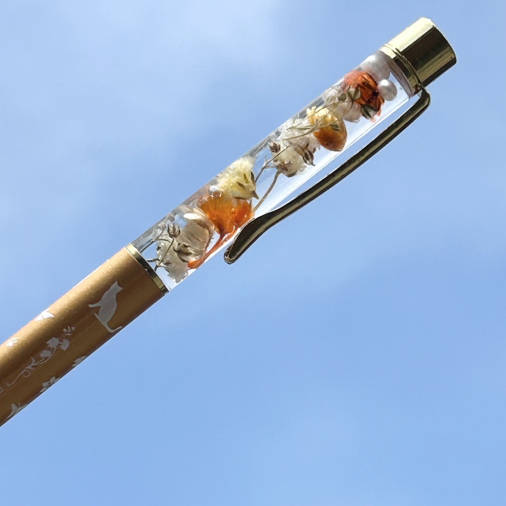 猫柄ハーバリウムボールペン 本体茶色×オレンジ系ハンドメイド ドライフラワー 文房具 筆記用具 プレゼント 推し活 推しカラー