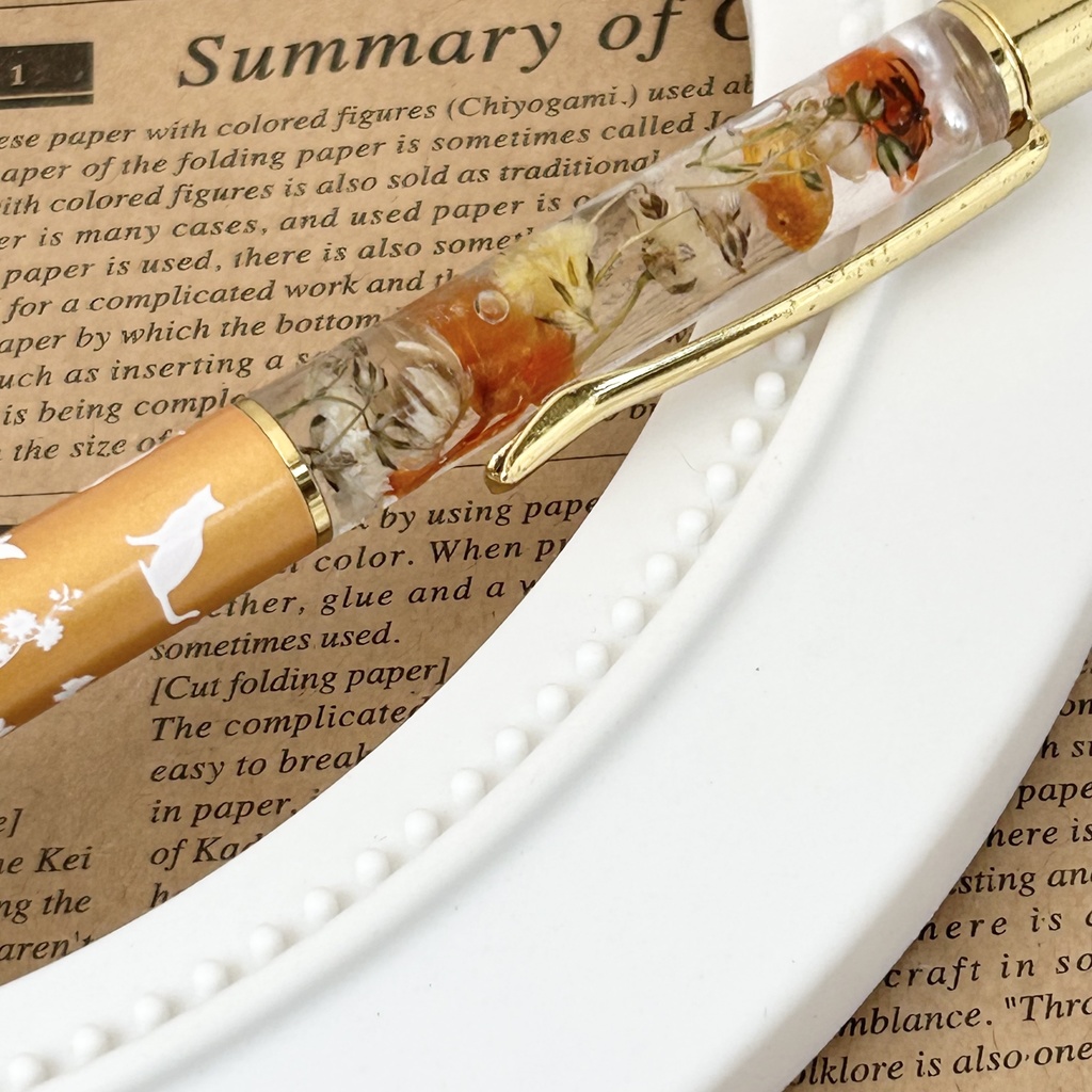 猫柄ハーバリウムボールペン 本体茶色×オレンジ系ハンドメイド ドライフラワー 文房具 筆記用具 プレゼント 推し活 推しカラー