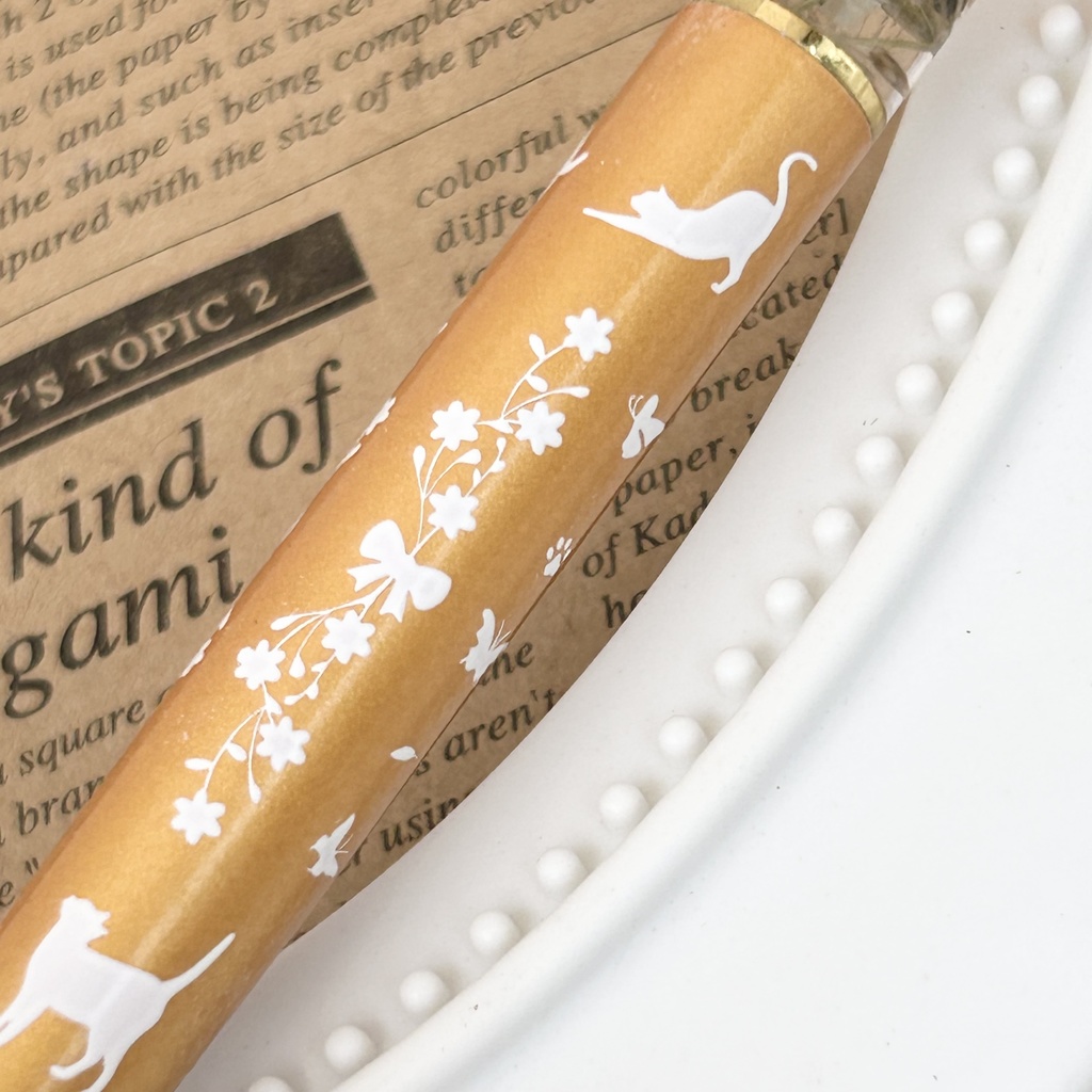猫柄ハーバリウムボールペン 本体茶色×オレンジ系ハンドメイド ドライフラワー 文房具 筆記用具 プレゼント 推し活 推しカラー