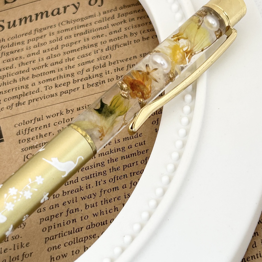 猫柄ハーバリウムボールペン 本体シャンパンゴールド×黄色ハンドメイド ドライフラワー 文房具 プレゼント 推し活 推しカラー