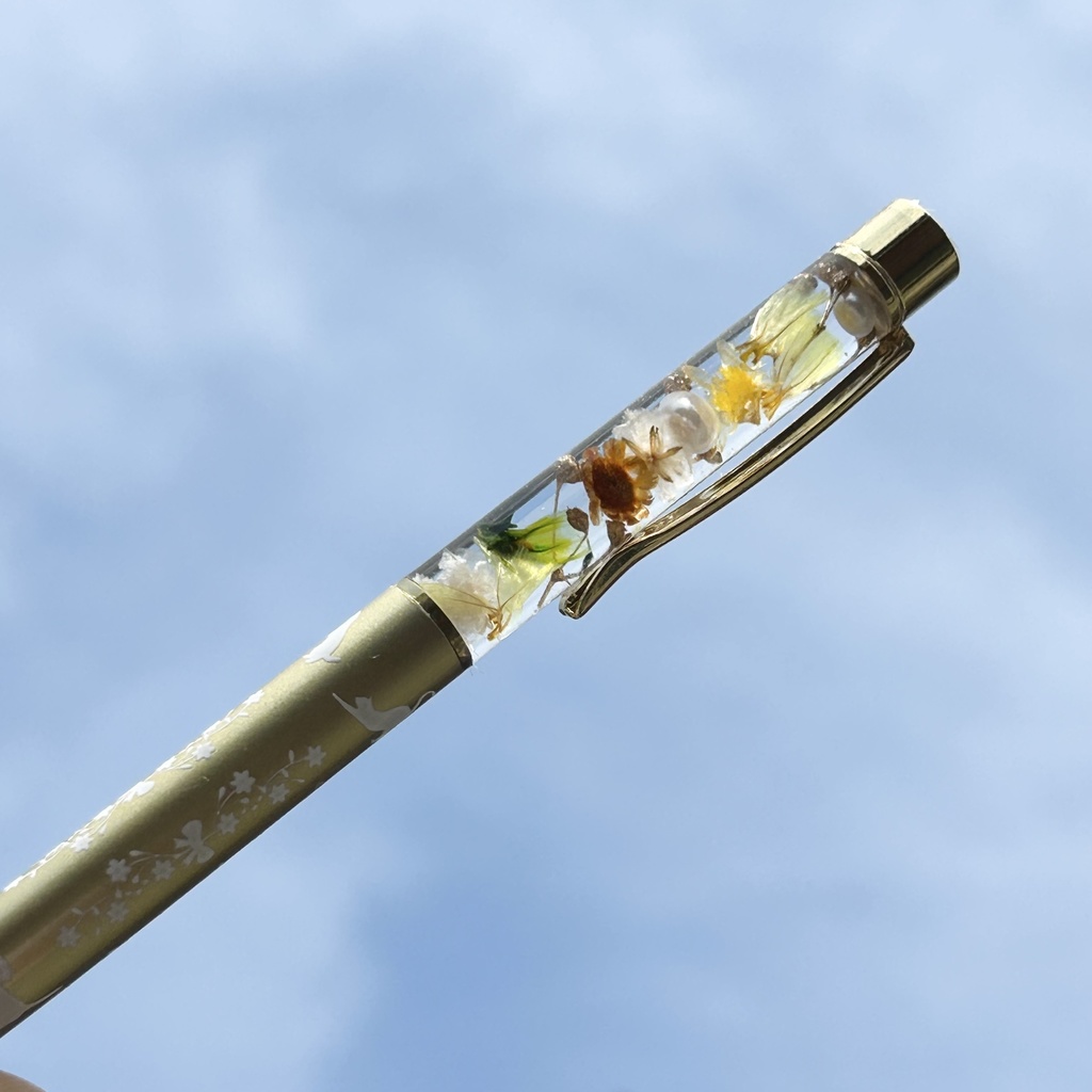 猫柄ハーバリウムボールペン 本体シャンパンゴールド×黄色ハンドメイド ドライフラワー 文房具 プレゼント 推し活 推しカラー