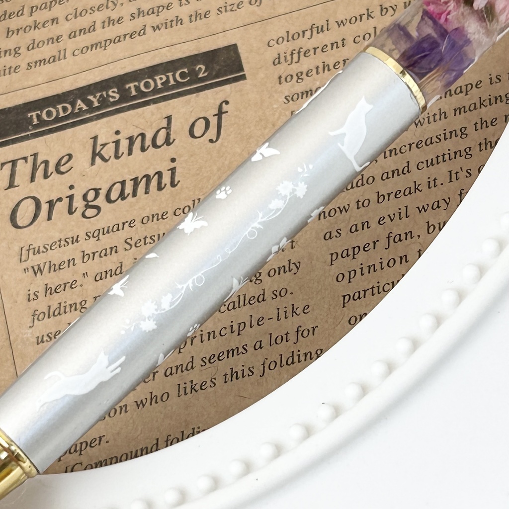 猫柄ハーバリウムボールペン 本体シルバー×紫ピンクハンドメイド ドライフラワー 文房具 筆記用具 プレゼント 推し活 推しカラー