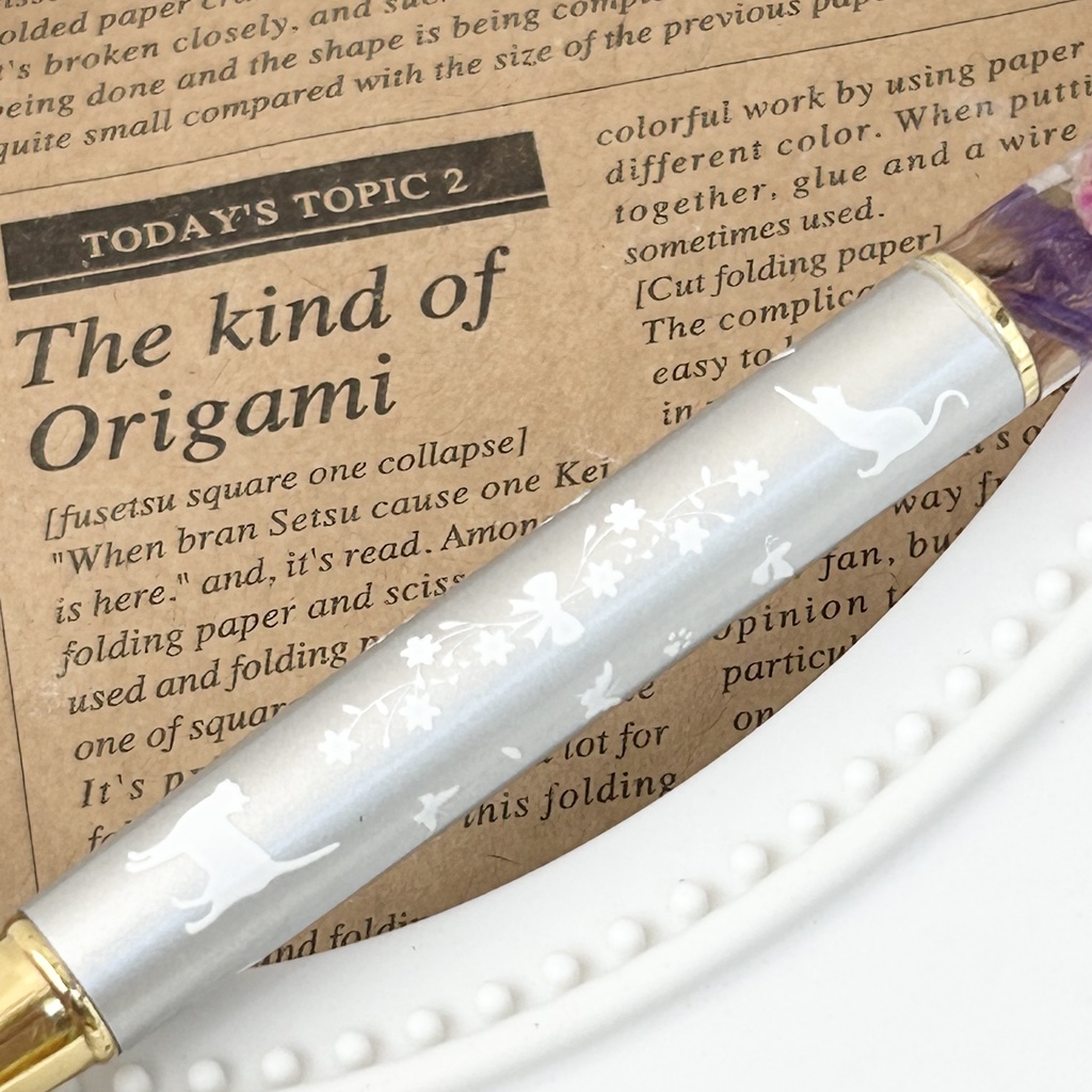 猫柄ハーバリウムボールペン 本体シルバー×紫ピンクハンドメイド ドライフラワー 文房具 筆記用具 プレゼント 推し活 推しカラー