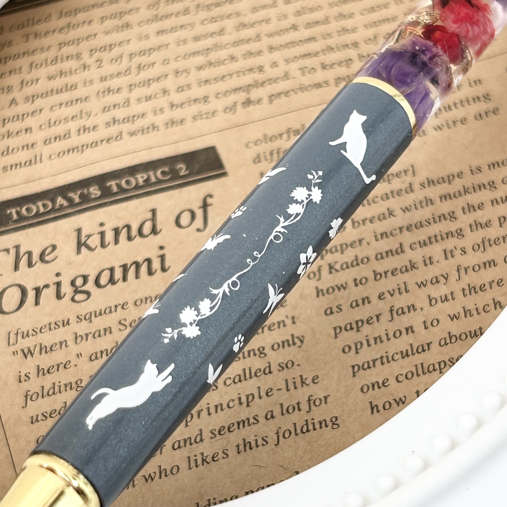 猫柄ハーバリウムボールペン 本体シルバー×紫ピンクハンドメイド ドライフラワー 文房具 筆記用具 プレゼント 推し活 推しカラー