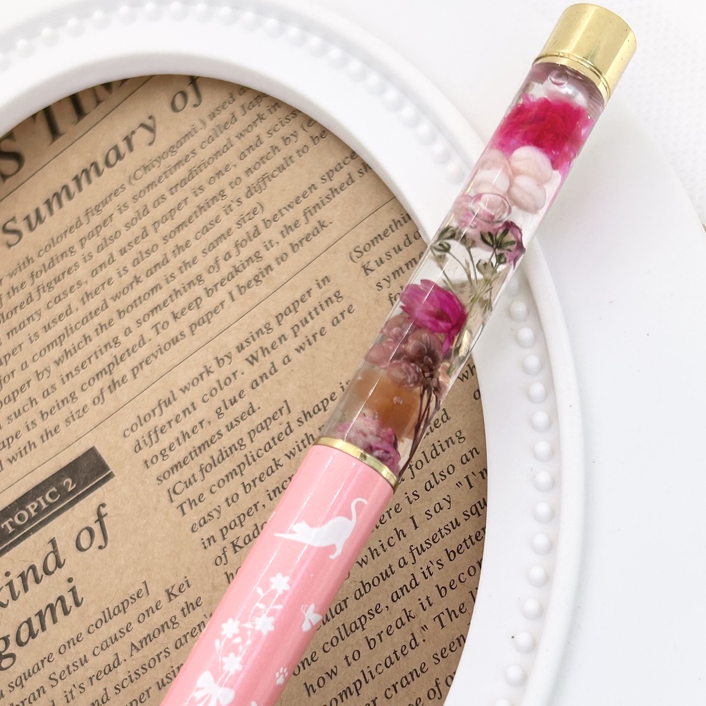 猫柄ハーバリウムボールペン 本体薄ピンク×ピンクハンドメイド ドライフラワー 文房具 筆記用具 プレゼント 推し活 推しカラー