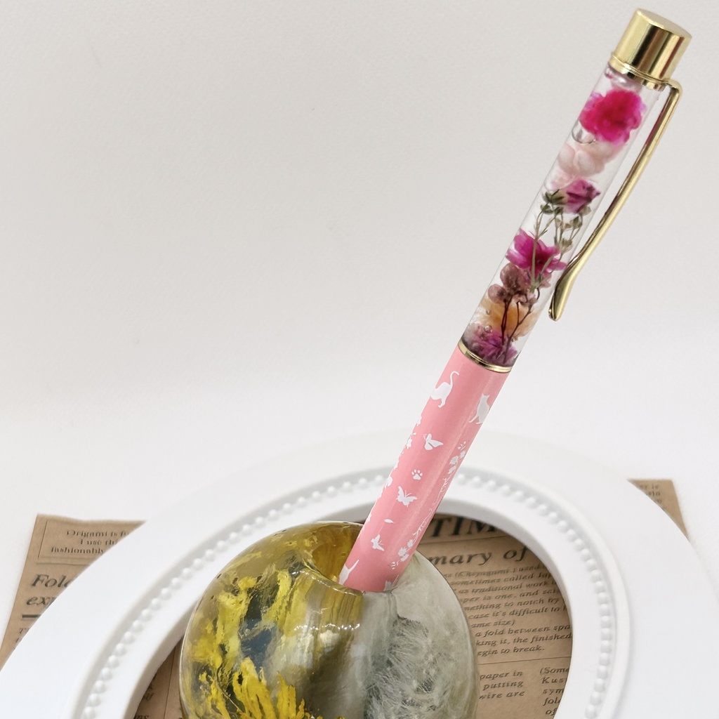 猫柄ハーバリウムボールペン 本体薄ピンク×ピンクハンドメイド ドライフラワー 文房具 筆記用具 プレゼント 推し活 推しカラー