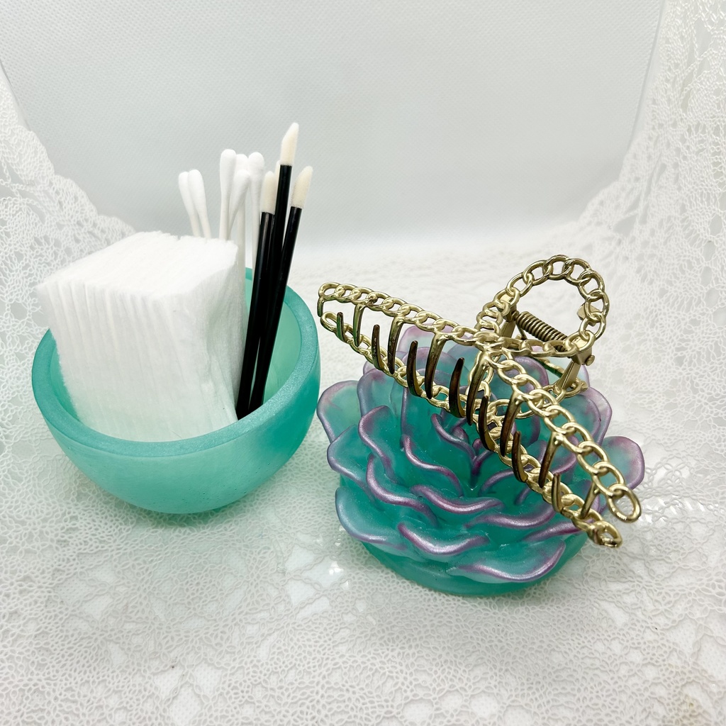 エケベリア風小物入れ緑×薄ピンクA アクセサリーケース インテリア 多肉植物 置物 プレゼントや贈り物に 2液レジン ハンドメイド