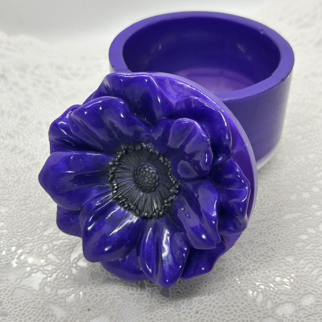 アネモネ風小物入れ紫 アクセサリーケース ハンドメイド2液レジン植物インテリア 置物 プレゼントや贈り物に2液レジン ハンドメイド