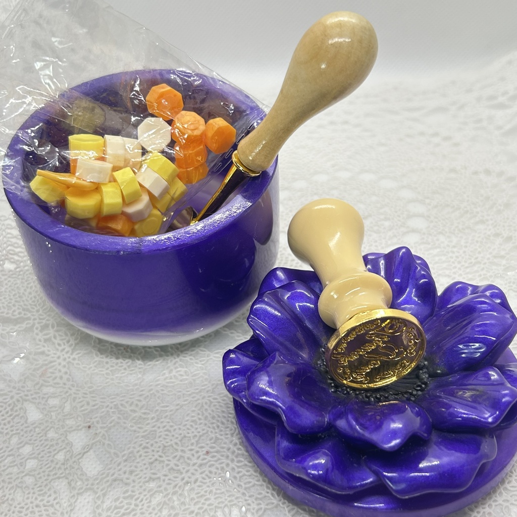 アネモネ風小物入れ紫 アクセサリーケース ハンドメイド2液レジン植物インテリア 置物 プレゼントや贈り物に2液レジン ハンドメイド