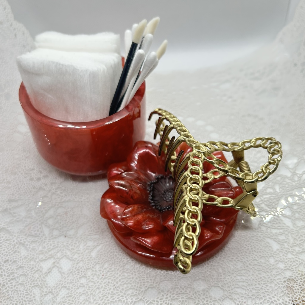 アネモネ風小物入れ赤アクセサリーケース ハンドメイド2液レジン植物インテリア 置物 プレゼントや贈り物に2液レジン ハンドメイド