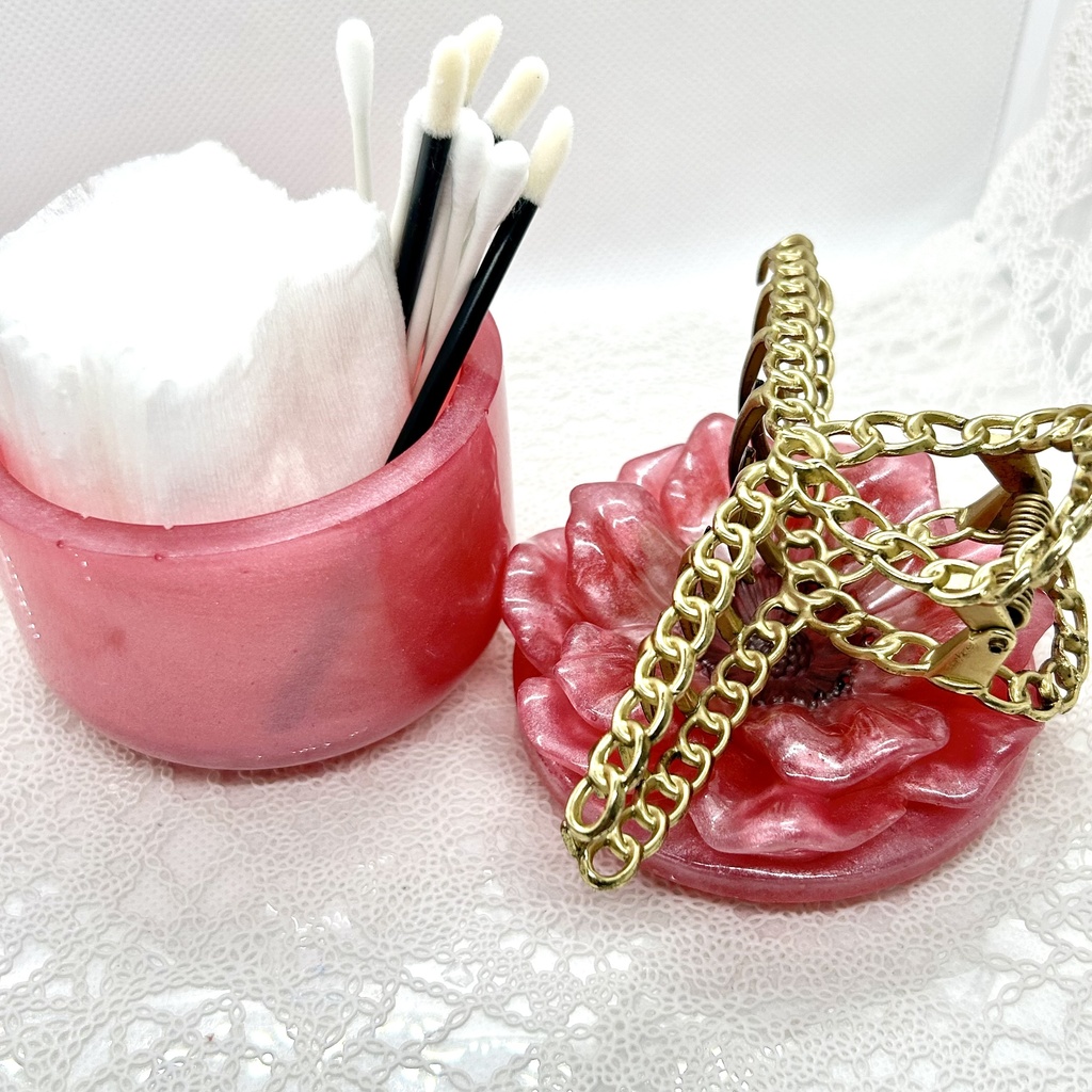 アネモネ風小物入れ濃いピンクアクセサリーケース ハンドメイド2液レジンインテリア 置物プレゼントや贈り物に2液レジン ハンドメイド