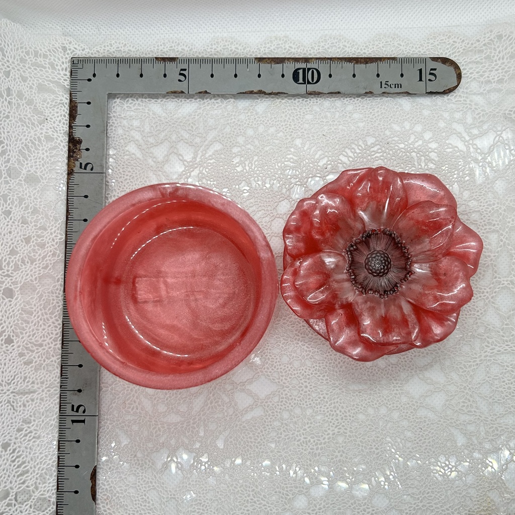アネモネ風小物入れ濃いピンクアクセサリーケース ハンドメイド2液レジンインテリア 置物プレゼントや贈り物に2液レジン ハンドメイド