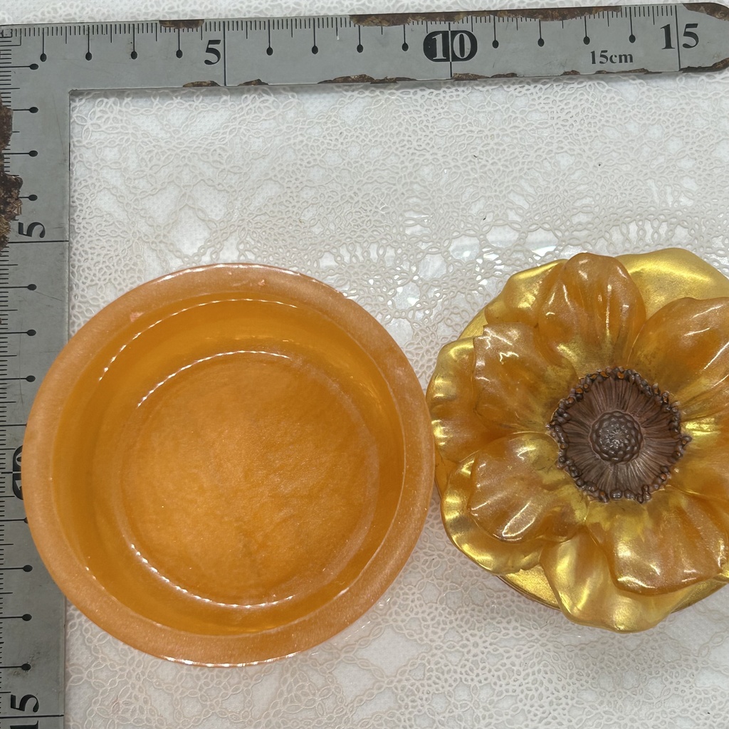 アネモネ風小物入れオレンジアクセサリーケース ハンドメイド2液レジンインテリア 置物プレゼントや贈り物に2液レジン ハンドメイド